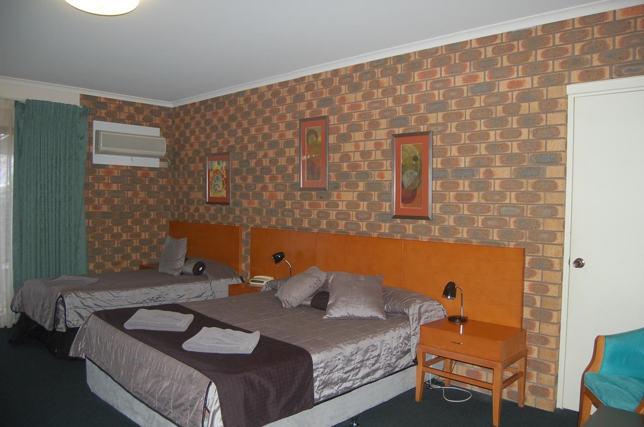 Horsham Mid City Court Motel Exterior photo